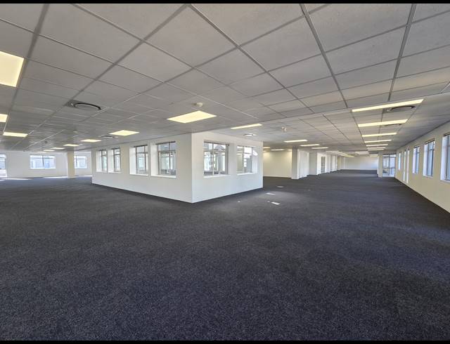 1,632M² OFFICE TO LET IN SANDTON CENTRAL
